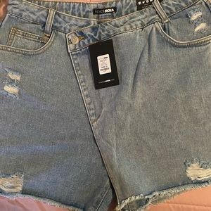 New with tag fashion nova  denim skort